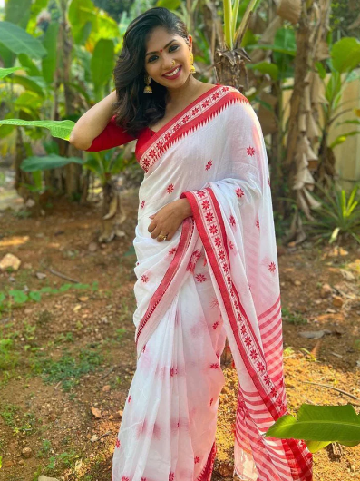 Laal Bindi -White Cotton Weave Saree